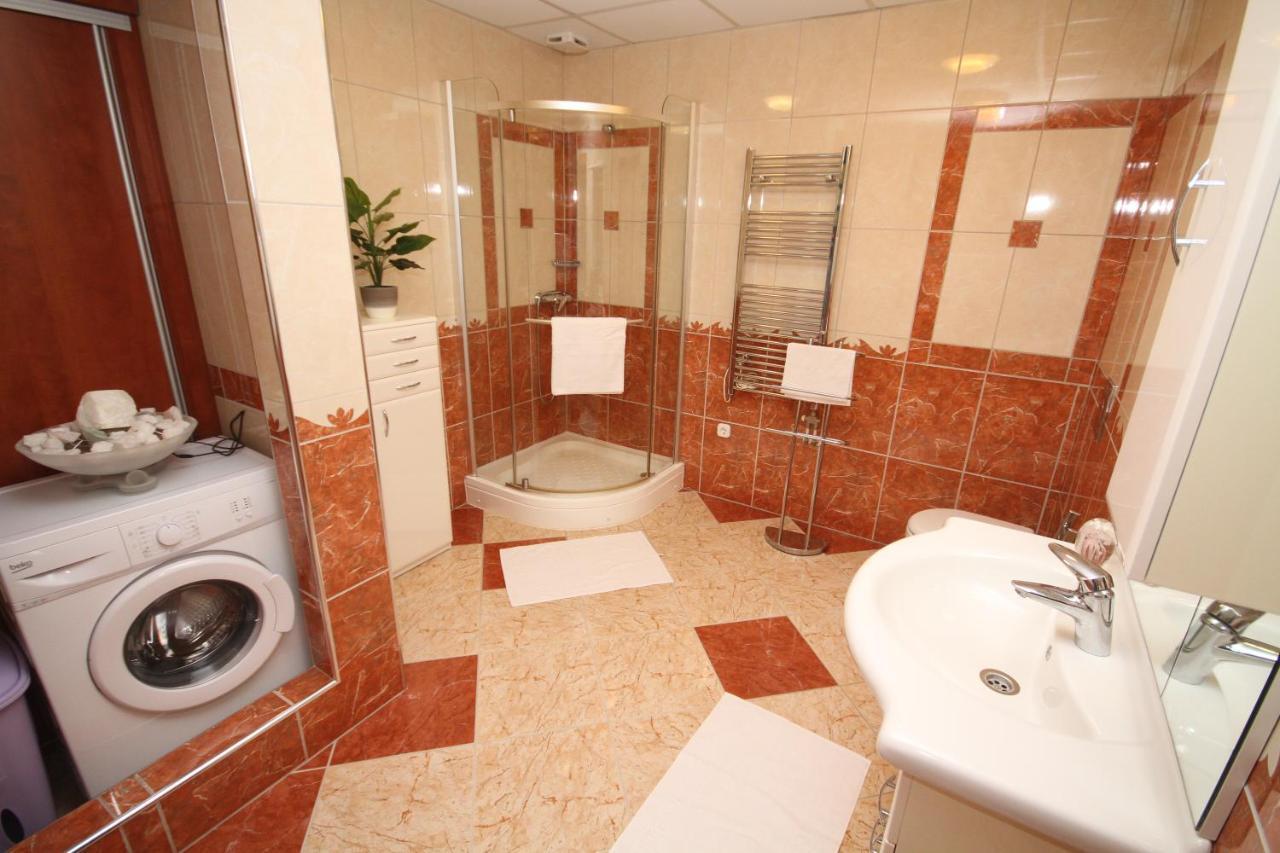 Astra Apartman Татабанья Экстерьер фото